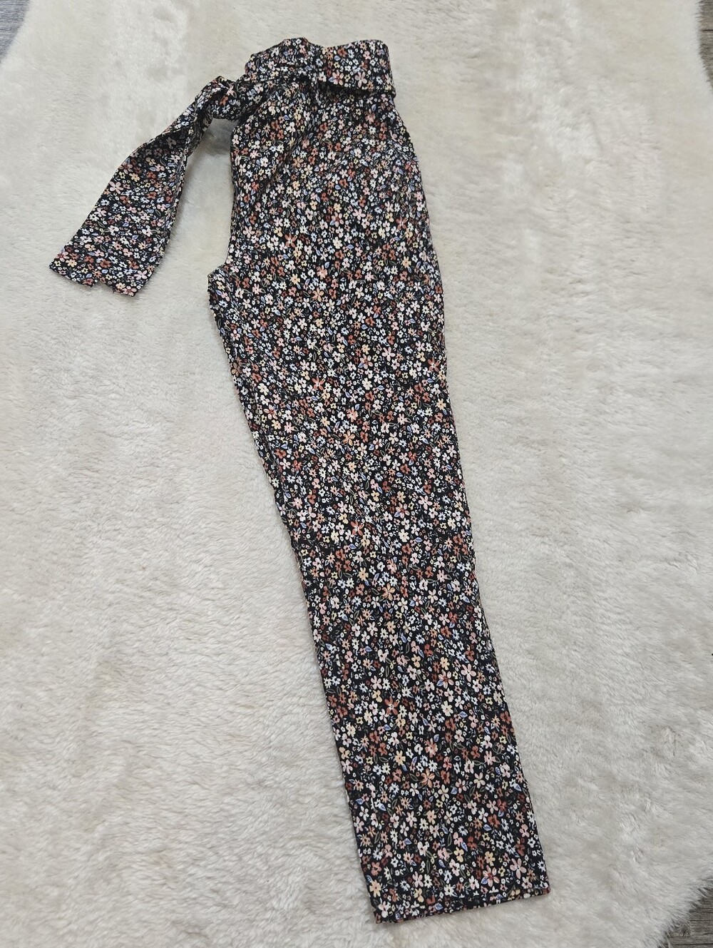 Jules & Leopold Black Ditsy Floral Belted Stretch Straight Leg Pants, Size Small - Picture 5 of 10